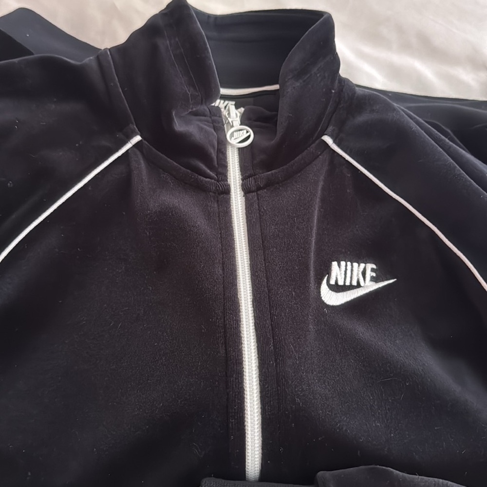 Nike Women's Black Full Zip Velour Track Jacket Size Small - Picture 5 of 5